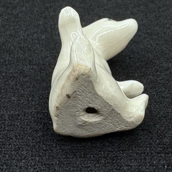 Hagen Renaker Mini Tiny White Polar Bear Cub Sitting Figurine - Picture 7 of 11